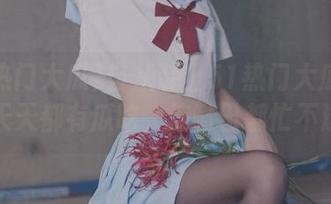 自从装上51热门大瓜苹果版，天天都有瓜吃，连嘴巴都忙不过来～