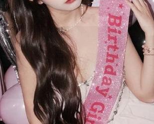 “www.吃瓜”发布了什么呢？生活真是比剧本来的荒诞！听得心痒痒。