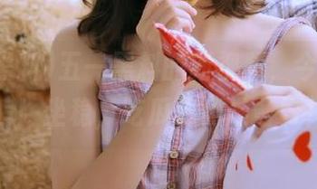 五一黑料的新视频，今日必须追！坐稳，吃瓜姿势准备好！