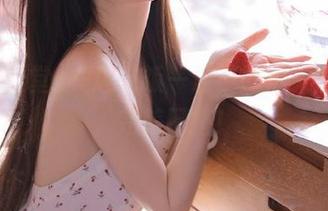 一边吃饭一边逛吃瓜天堂app，完美配搭！