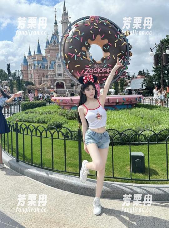 哇，登录吃瓜福利，瞬间又涌现出一堆看似无聊的瓜，啧啧，好奇心又起涨起来。