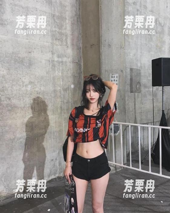 吃瓜网 最新一期吃瓜网揭露福利姬黑料,看完一口气喝了三杯奶茶!