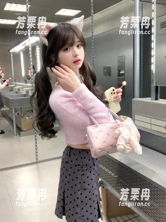 吃瓜网 除了吃瓜,在在线吃瓜网的导航栏出现了一段意外的舞蹈神曲
