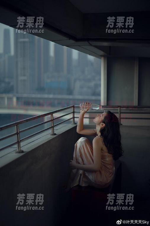 吃瓜网 观察“91吃瓜网”的变态网址,更像一场悬疑剧,只能默默在旁边擦汗。