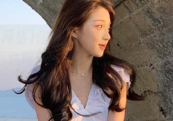 你可曾见过抖音快手的网红们全员直达吃瓜网站，瓜分热点就像剥凉皮一样快！