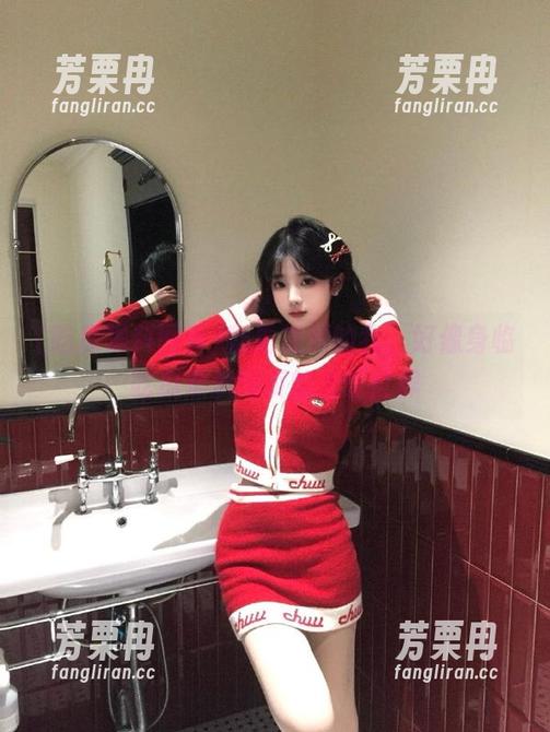 翻看视频的我，好像身临吃瓜黑料网页的荒诞世界