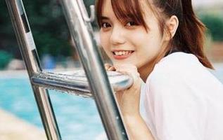 “万里长征正能量黑料”在线版，一边百无聊赖一边刷这究竟是什么体验啊？