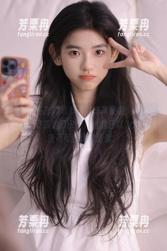 黑料不打烊苹果版，看到有人在边吃瓜边打卡，开始我还以为是在玩啥不可描述的游戏。