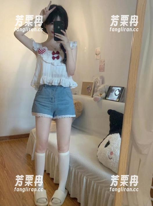 黑料爆料馆 在黑料爆料馆,分享瓜皮新闻就像是吃零食,根本停不下来!