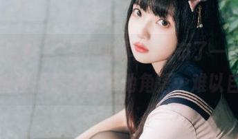 “黑瓜吃料”发布了一张图，我的眼神却停留在其他角落…难以自已。